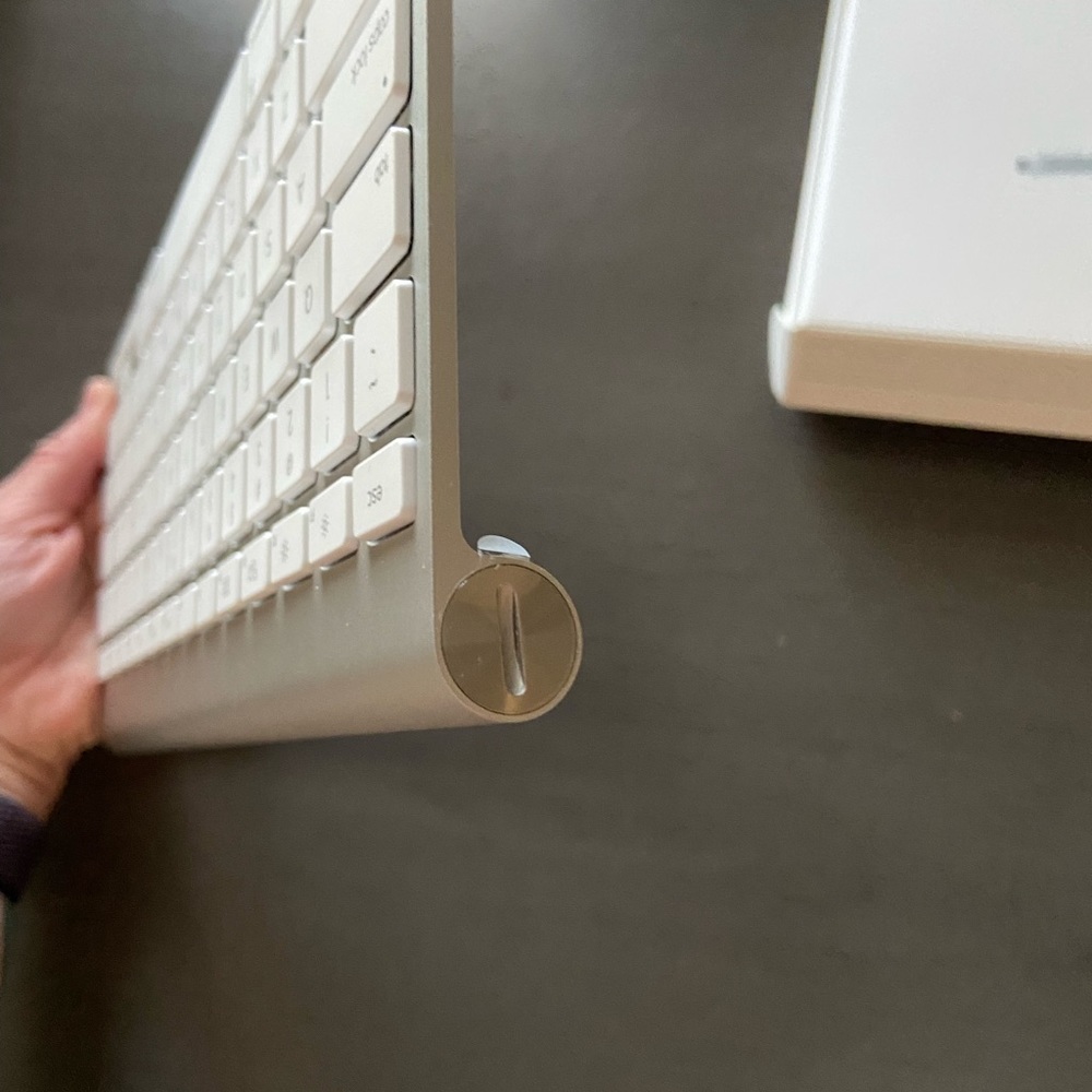Apple Wireless Keyboard - Picture 7 of 8